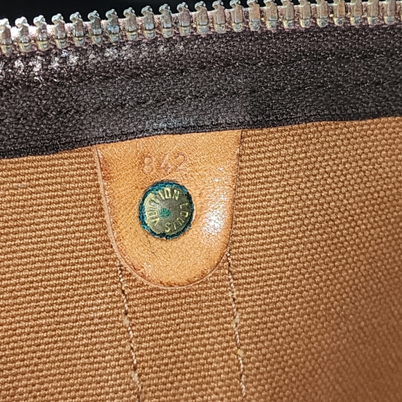 Louis Vuitton Keepall 50 Travel Bag - Picture 5 of 5
